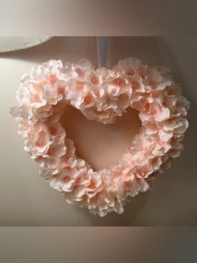 Heart-Shaped Floral Hydrangea Wreath in Pink